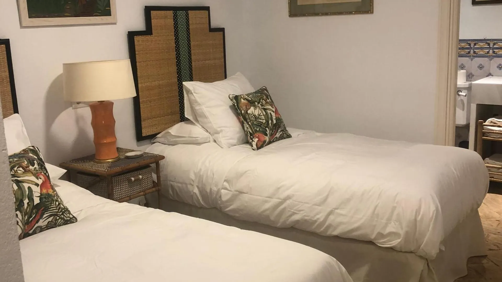 Homestay Patio Room Sotogrande